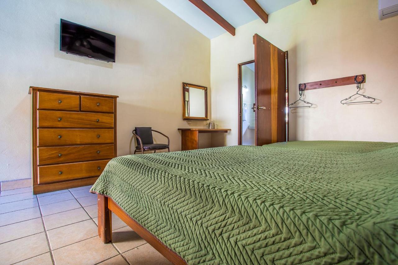 Hotel La Hacienda Quesada  Eksteriør bilde